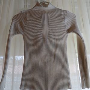 White long sleeve sweater